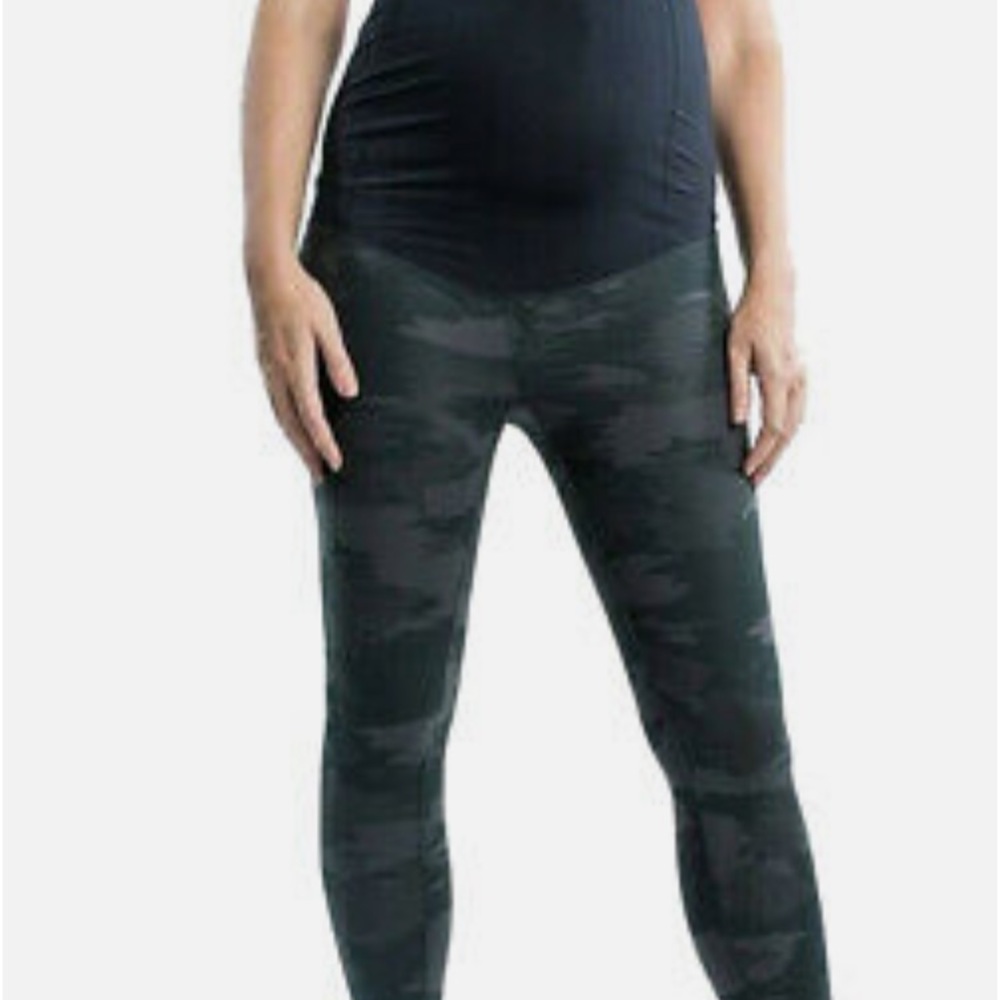 Ingrid&aIsabel maternity leggings size small